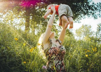 The Ultimate Guide to Dressing Your Baby for Different Seasons