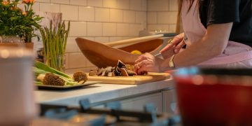 Introducing Solid Foods: A Step-by-Step Guide for New Parents